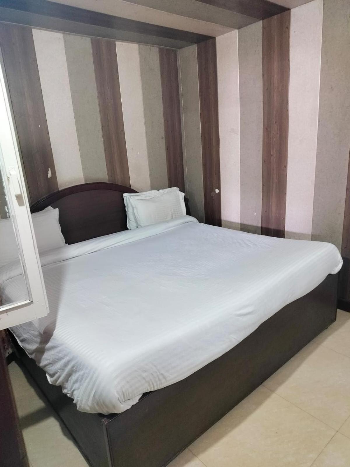 Hotel Surya Lake View Nainital Exterior photo